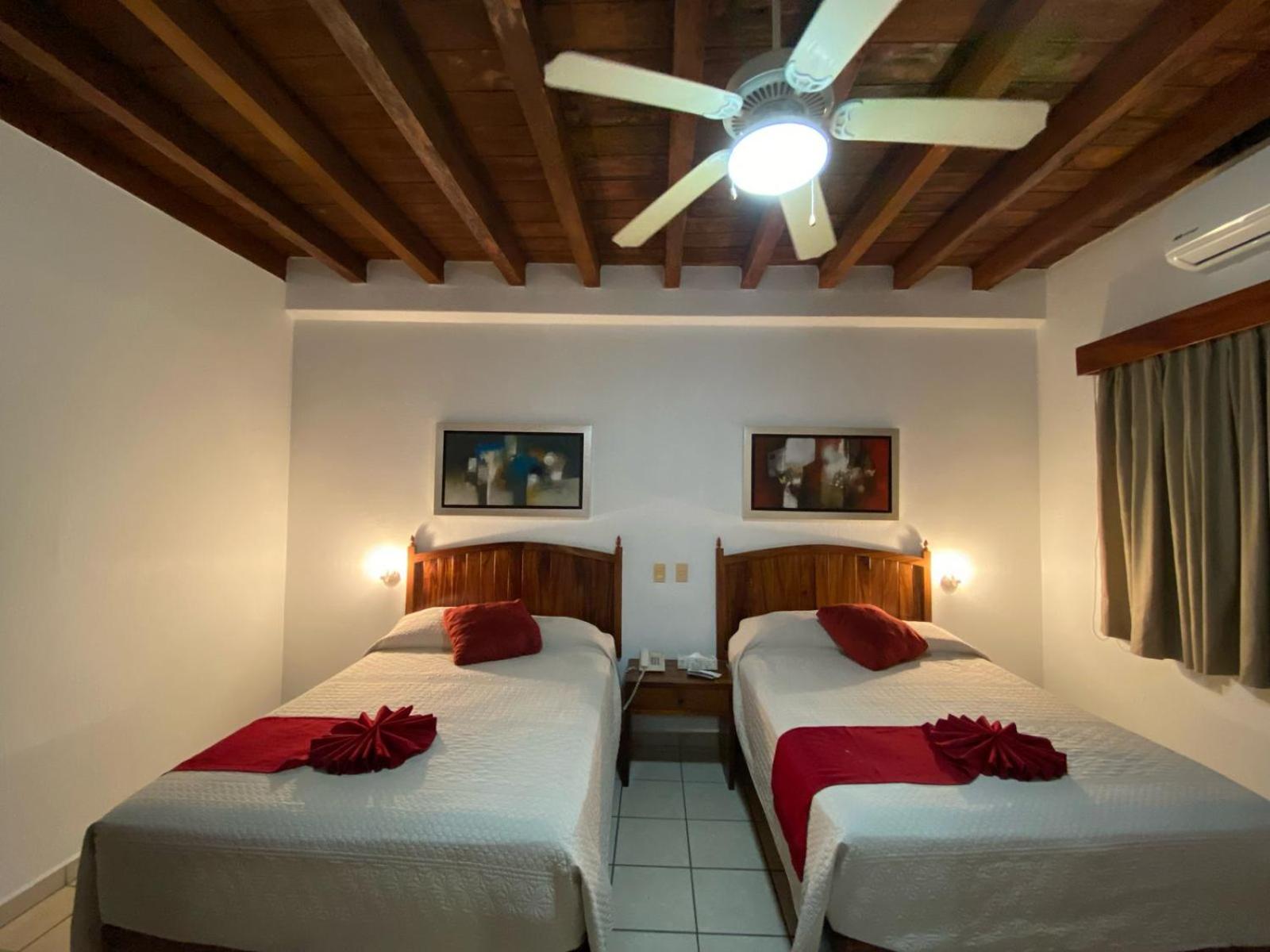 Hotel Boutique La Pergola Manzanillo Exterior photo